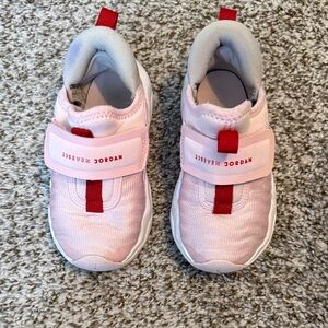 Jordan 23/7.2 Easy On Sneaker - 8M